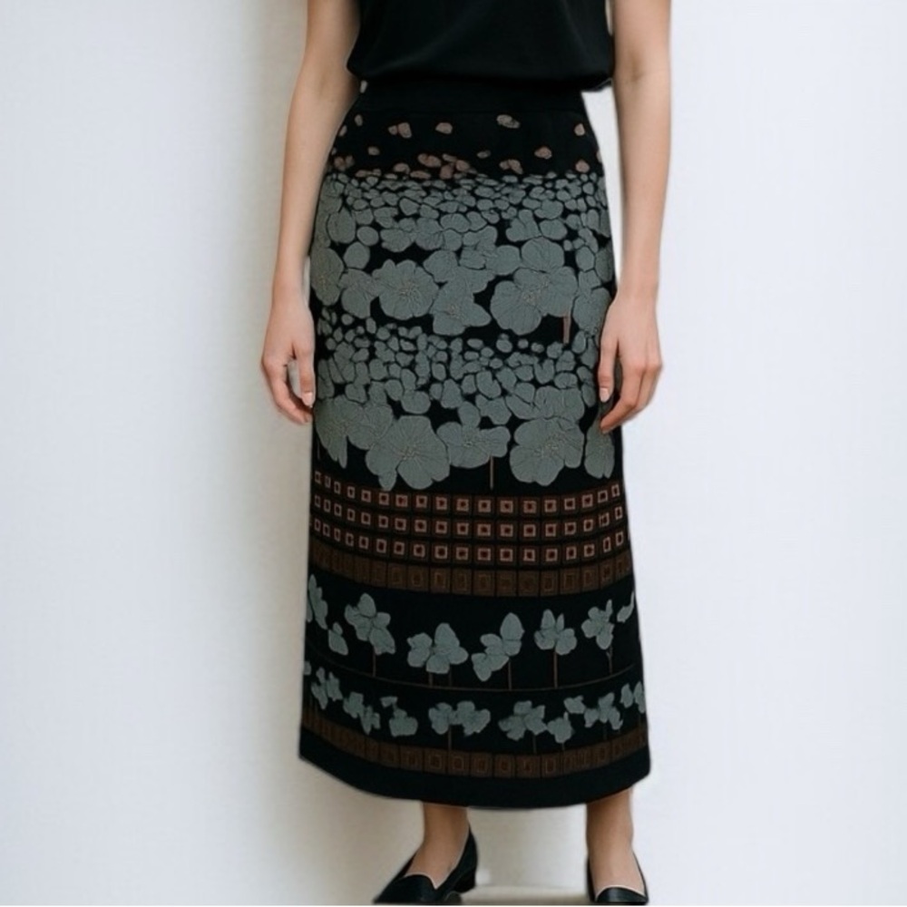 Vintage 70’s Tan Jay Union Made Velvet Maxi Skirt In Black | Size 10